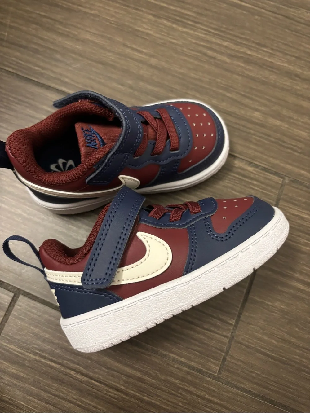 Nike Kids Navy and Burgundy Sneakers with White Swoosh NWOT TODDLER SIZE 5